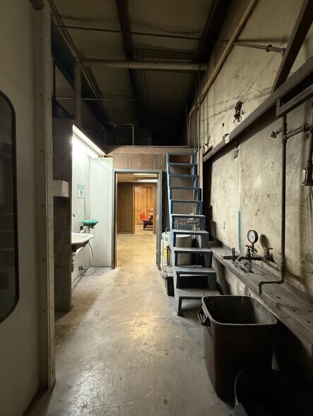 More Photos Of 910 51st Ave N, Nashville Auto Repair For Sale