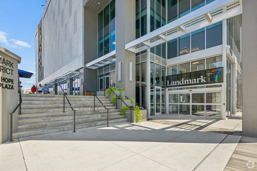 More Photos Of 1700 Dickson Av, Kelowna Unknown For Lease