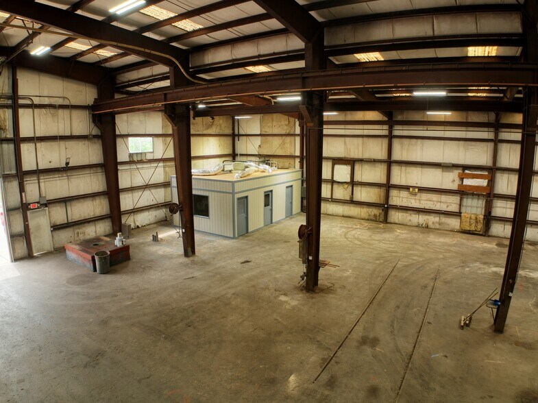 More Photos Of 1204 Witter St, Pasadena Warehouse For Lease