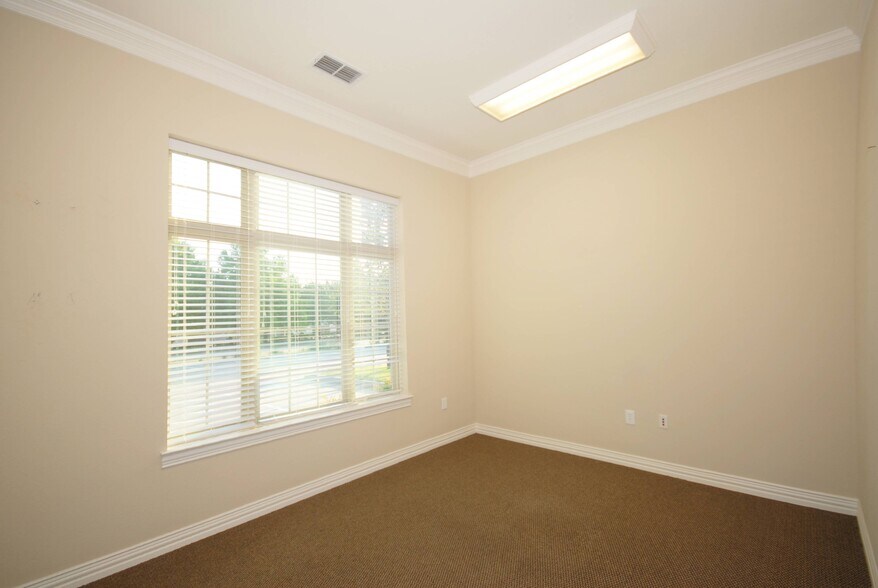 More Photos Of 425 Old Newman Rd, Frisco Unknown For Lease