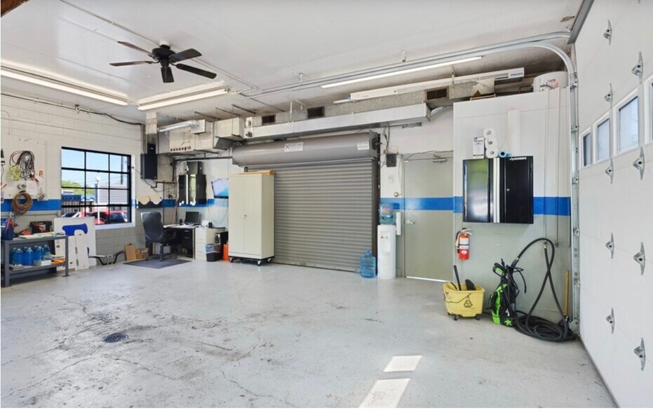 More Photos Of 1035 N Concord St, South Saint Paul Auto Dealership For Sale
