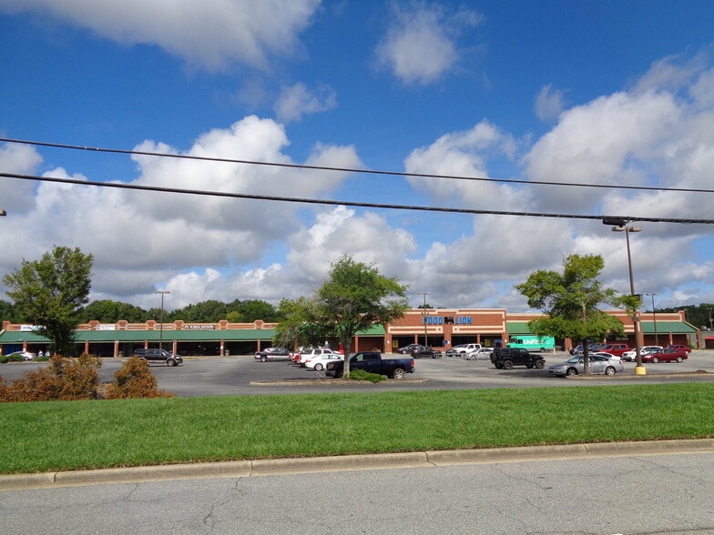 Primary Photo Of 1511 Radium Springs Rd, Albany General Retail For Sale
