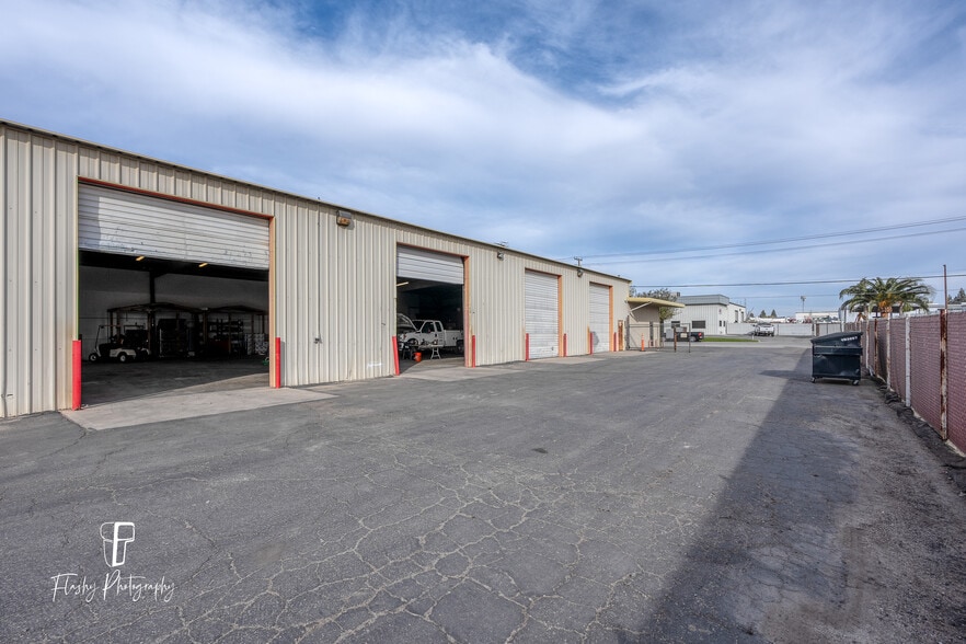 More Photos Of 7005 Downing Ave, Bakersfield Warehouse For Sale
