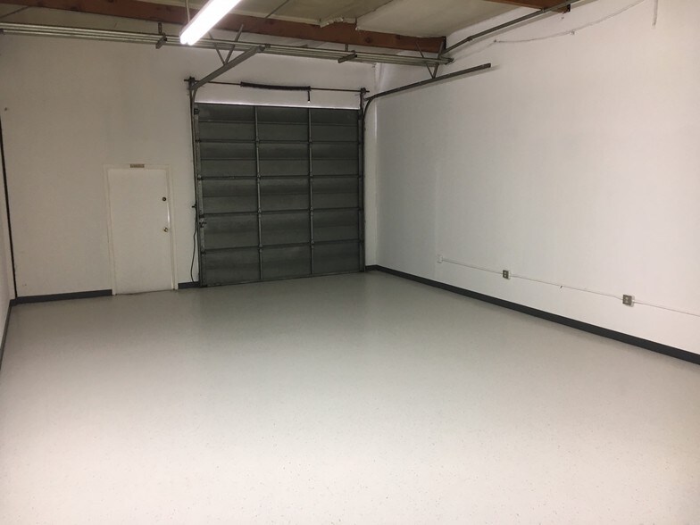 More Photos Of 3639-3697 Enochs St, Santa Clara Warehouse For Lease