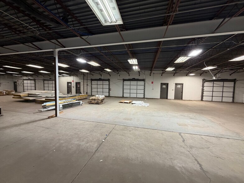 More Photos Of 535 E Cimarron St, Colorado Springs Warehouse For Sale