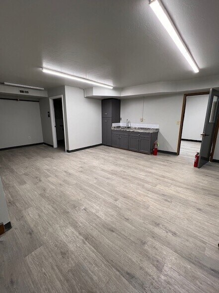 More Photos Of 520 W Dalton Ave, Coeur d'Alene Distribution For Lease