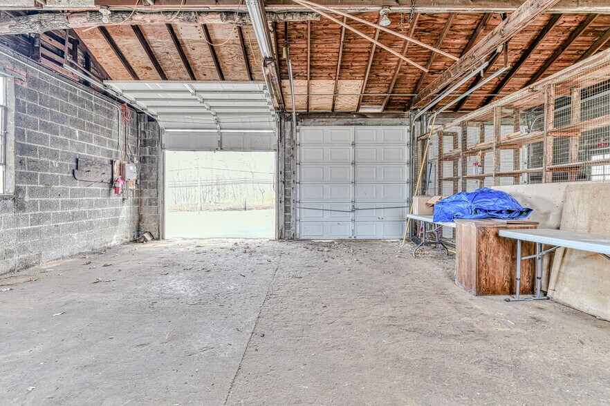 More Photos Of 314 Monmouth Rd, Millstone Warehouse For Lease