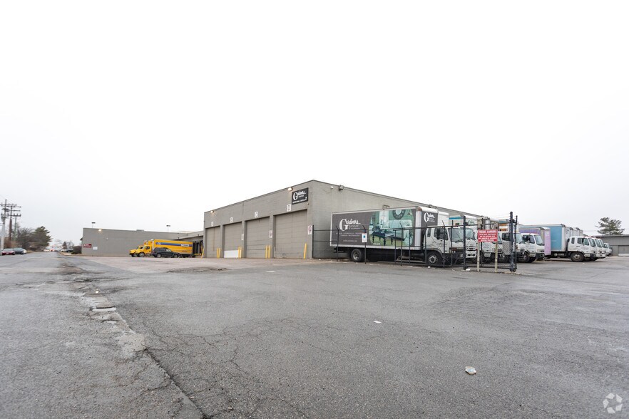 More Photos Of 4241 Brookhill Rd, Baltimore Warehouse For Lease