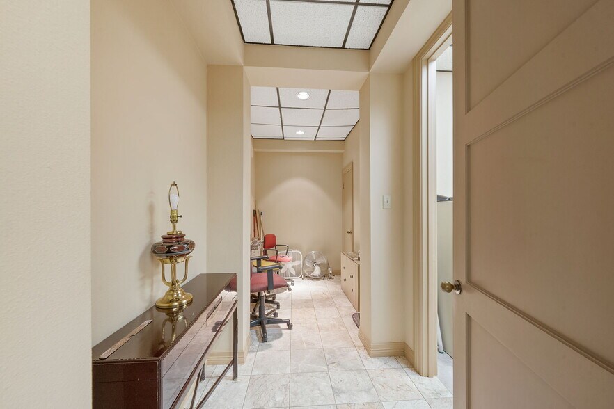 More Photos Of 10924 Vance Jackson Rd, San Antonio Medical For Lease