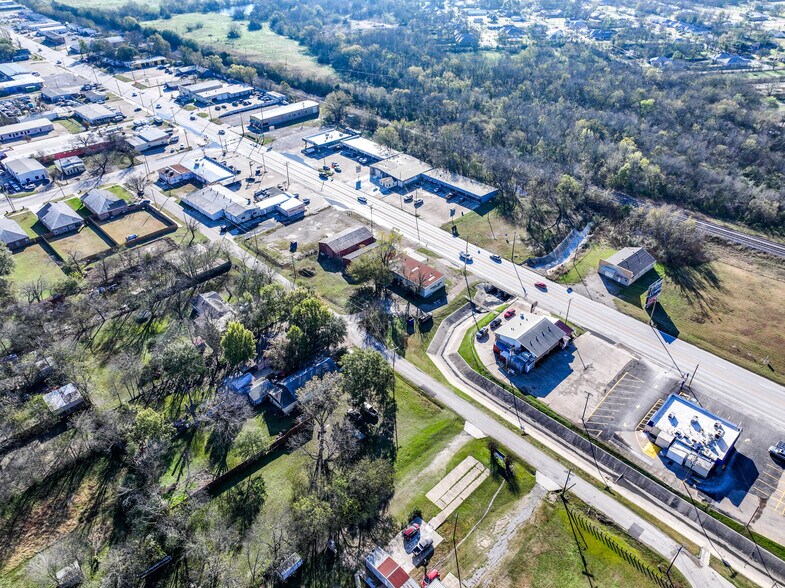 More Photos Of 719 E Moore Ave, Terrell Warehouse For Sale