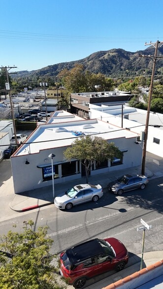 More Photos Of 1810 Sunview Dr, Glendale Freestanding For Lease