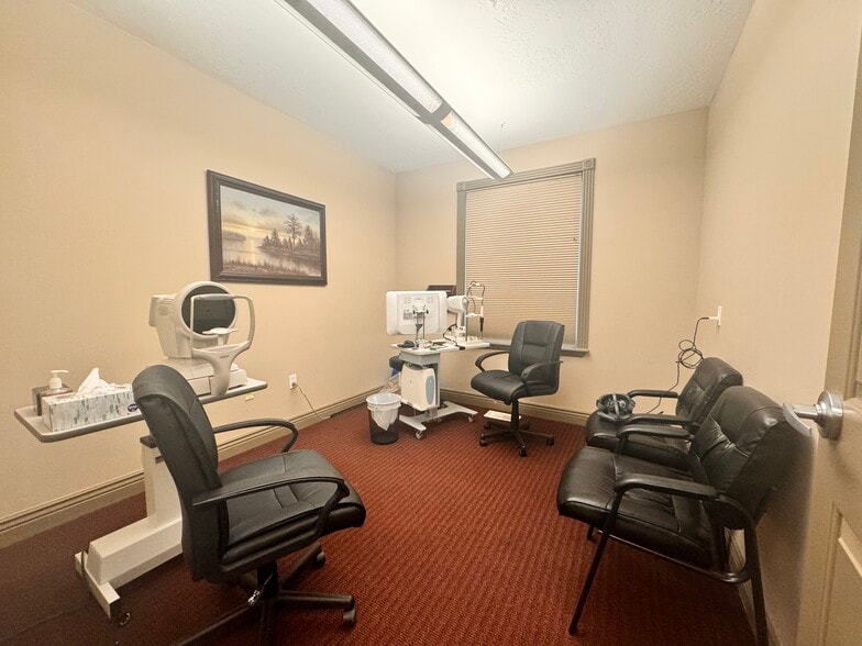 More Photos Of 1125 Blackhawk Blvd, Mount Pleasant Medical For Lease