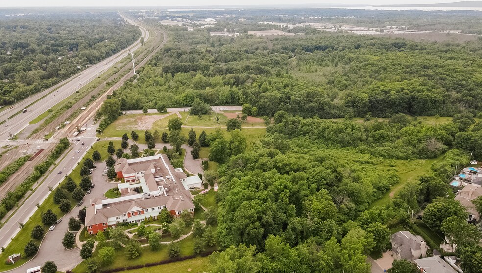 More Photos Of 527 Av Elm, Beaconsfield Land For Sale