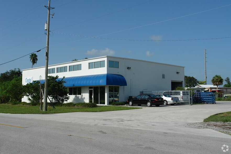 More Photos Of 4205 N Old Dixie Hwy, Fort Pierce Warehouse For Sale