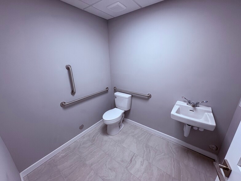 More Photos Of 408 Bethel Rd, Somers Point Office For Sale