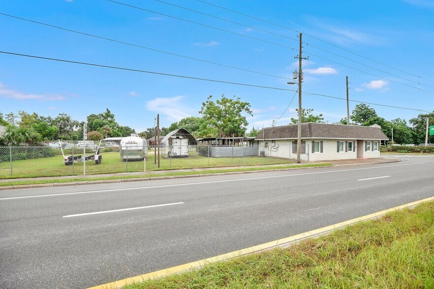 More Photos Of 3101 N Orange Blossom Trl, Zellwood Restaurant For Sale