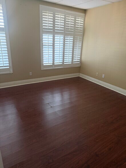 More Photos Of 2955 E Sunset Rd, Las Vegas Unknown For Lease