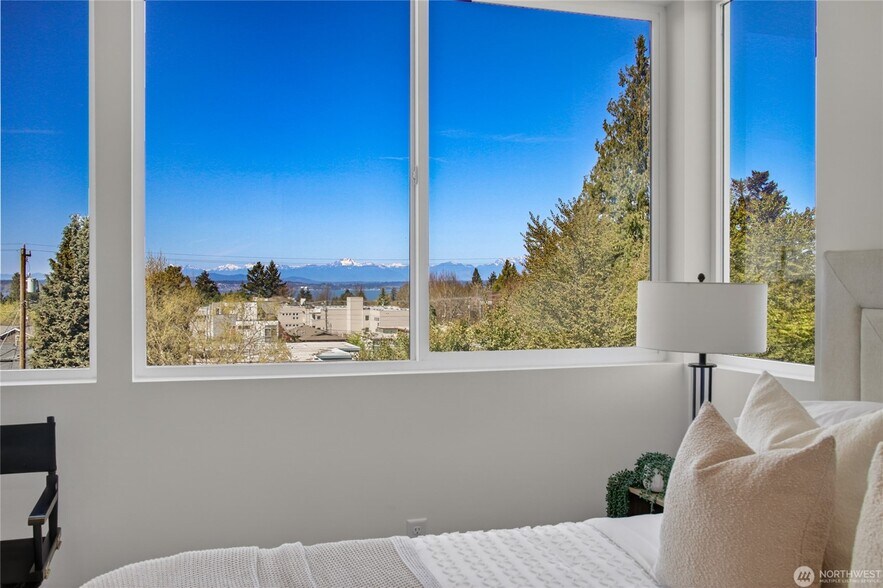 More Photos Of 6318 41st Ave SW, Seattle Apartments For Sale