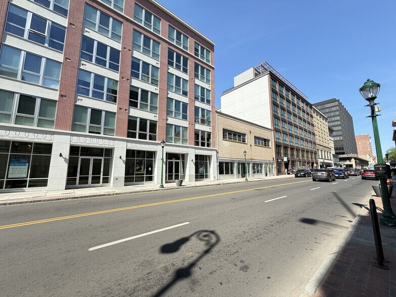 More Photos Of 824 Chapel St, New Haven Storefront For Lease