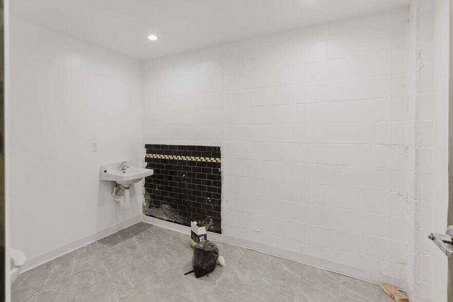 More Photos Of 965-973 E 31st St, Los Angeles Warehouse For Sale