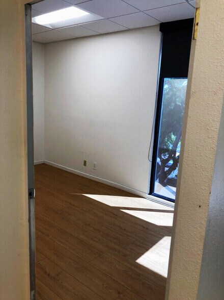 More Photos Of 4515 Van Nuys Blvd, Sherman Oaks Office For Lease