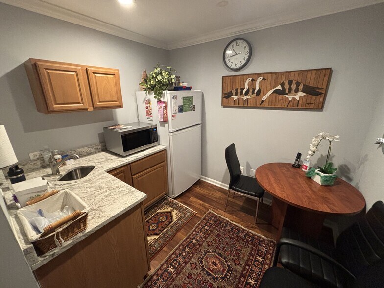 More Photos Of 8401-8427 Dorsey Cir, Manassas Medical For Sale