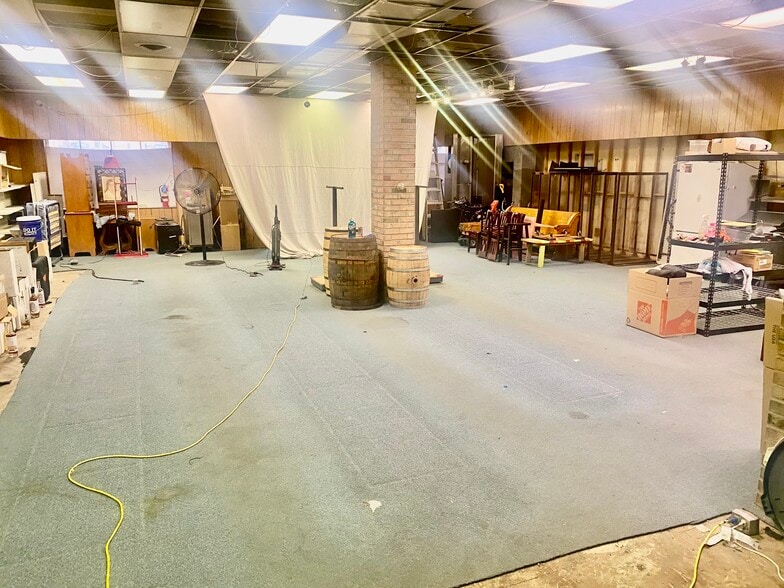 More Photos Of 115 W 4th St, Bethlehem Storefront For Lease