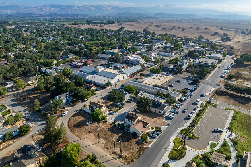 More Photos Of 3511-3513 Numancia St, Santa Ynez Apartments For Sale