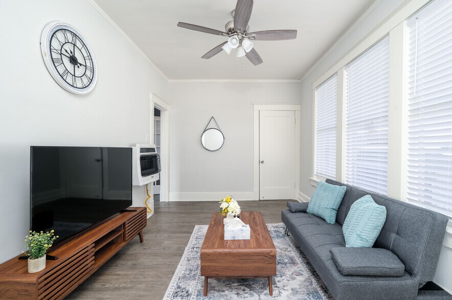 More Photos Of 60 N Willett St, Memphis Apartments For Sale