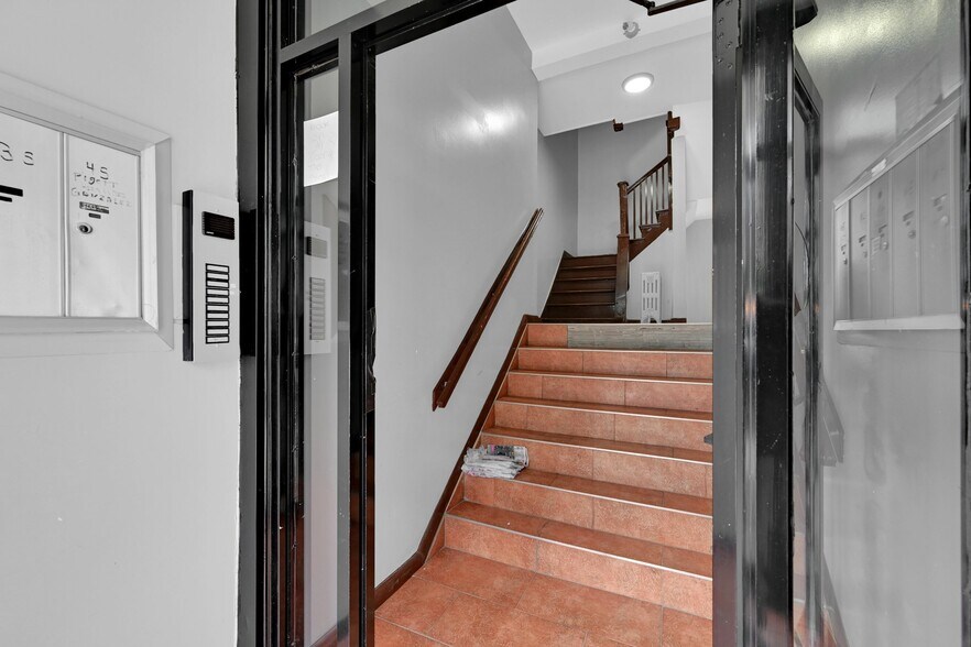 More Photos Of 737 Warburton Ave, Yonkers Apartments For Sale