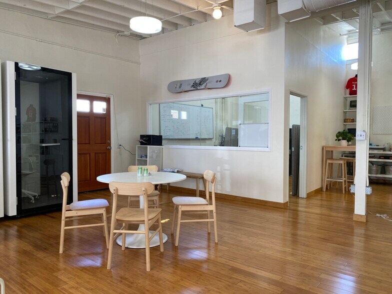 More Photos Of 2301-2309 Main St, Santa Monica Storefront Retail Office For Lease