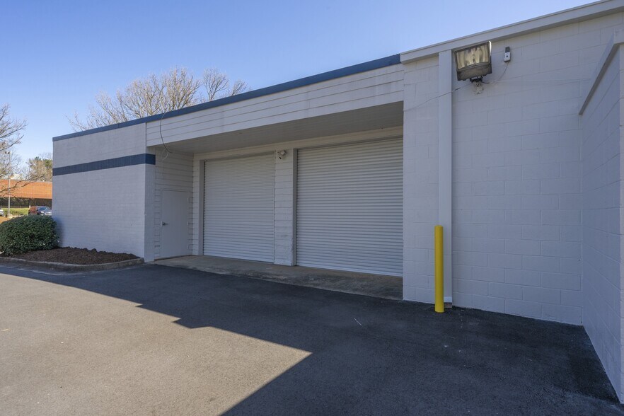 More Photos Of 3002 Kingston Ct SE, Marietta Light Distribution For Lease