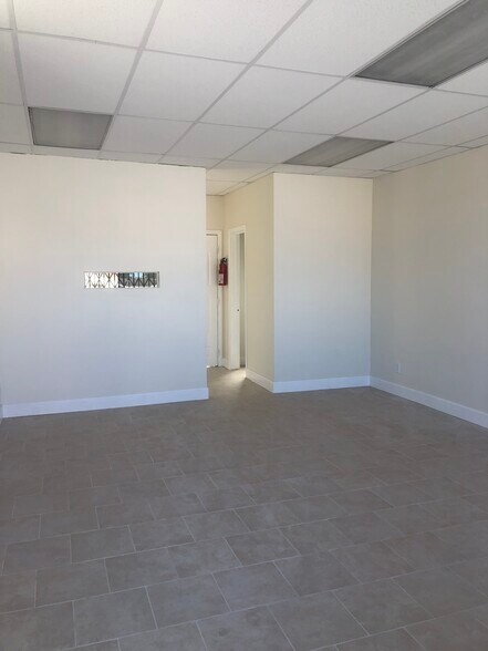 More Photos Of 9300-9302 California Ave, South Gate Storefront Retail Office For Lease