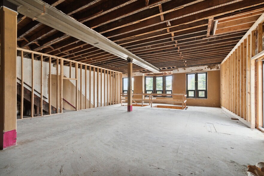 More Photos Of 800-804 W Girard Ave, Philadelphia Storefront Retail Office For Sale