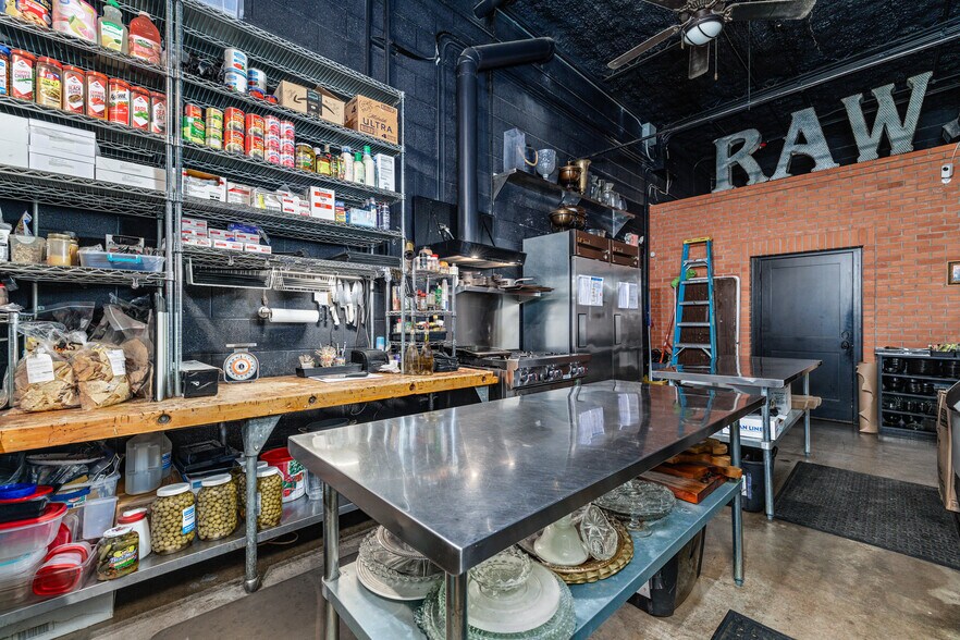 More Photos Of 38 N Chadbourne St, San Angelo Bar For Sale