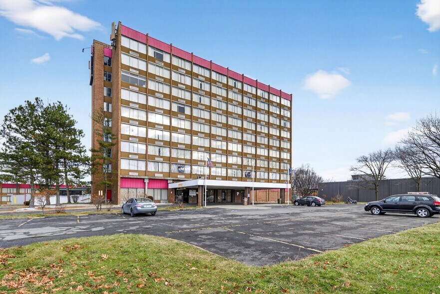 More Photos Of 3 Watervliet Avenue Ext, Albany Hotel For Sale