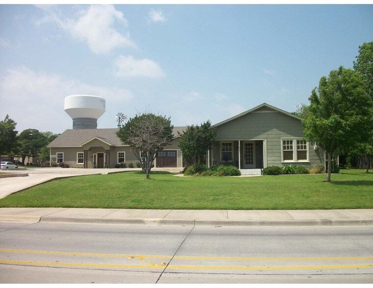 Primary Photo Of 621 N Main St, Grapevine Office For Sale