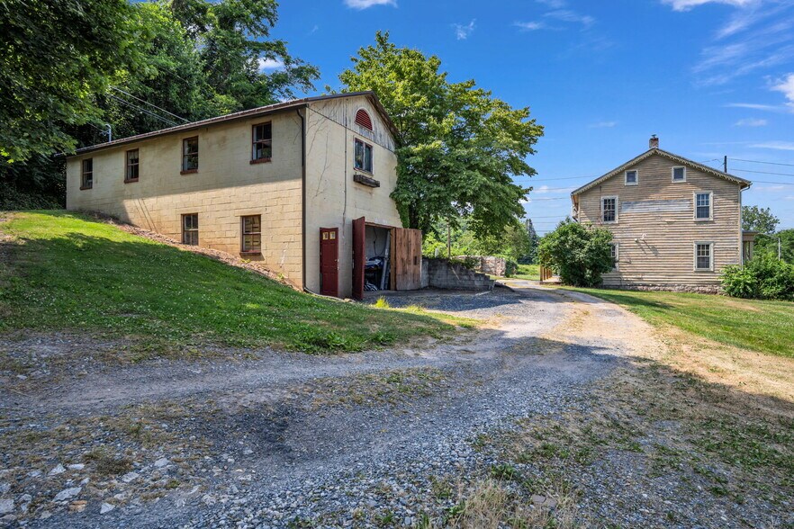 More Photos Of 3 Orchard Rd, Liverpool Winery Vineyard For Sale