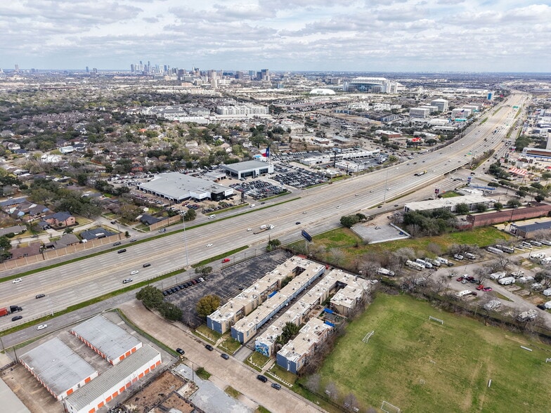 More Photos Of 9707 Timberside Dr, Houston Apartments For Sale