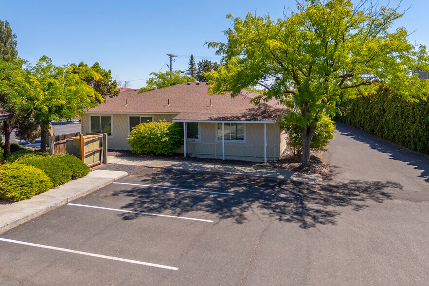 More Photos Of 830 Sharon Ave E, Moses Lake Office For Sale