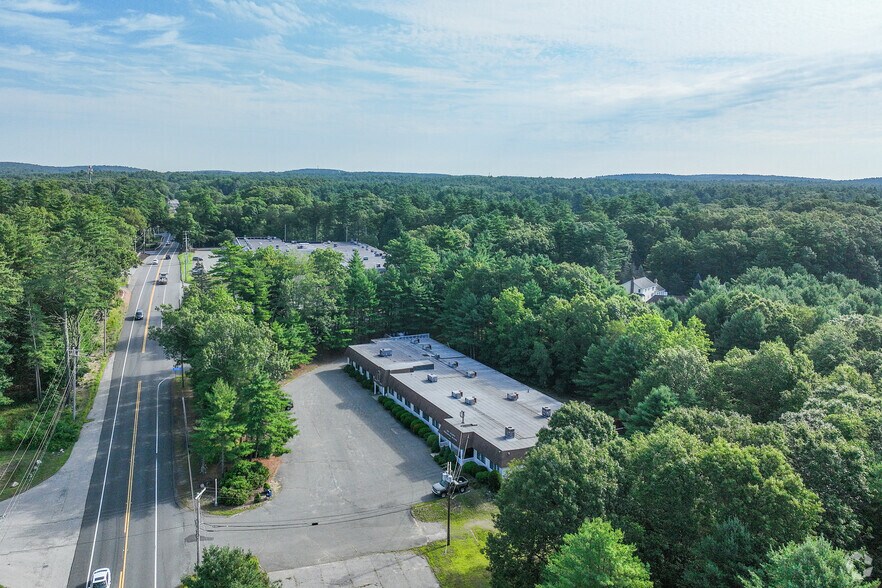 More Photos Of 447 Boston St, Topsfield Office For Lease