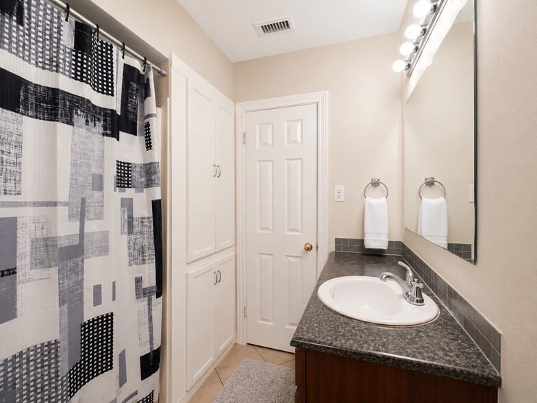 More Photos Of 3435 Rosedale St, Houston Apartments For Sale