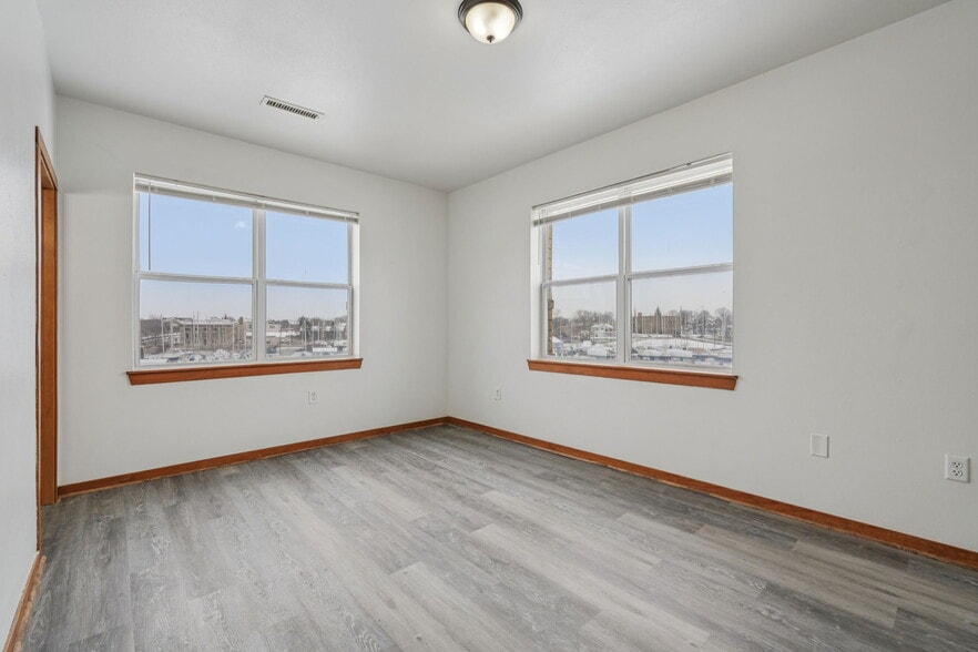 More Photos Of 134 Main St, Racine Apartments For Sale