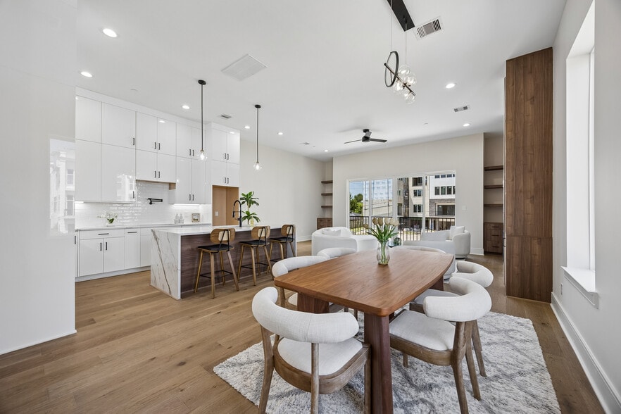 More Photos Of 5821 Winsome Ln, Houston Apartments For Sale