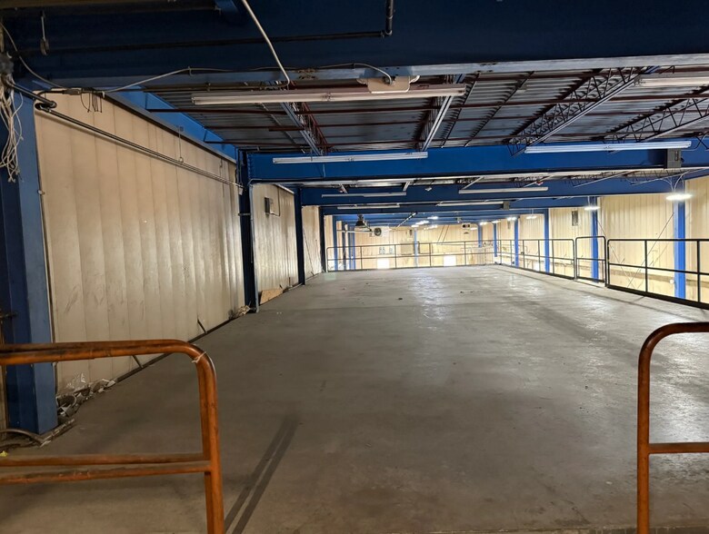 More Photos Of 8 Minneakoning Rd, Flemington Warehouse For Sale