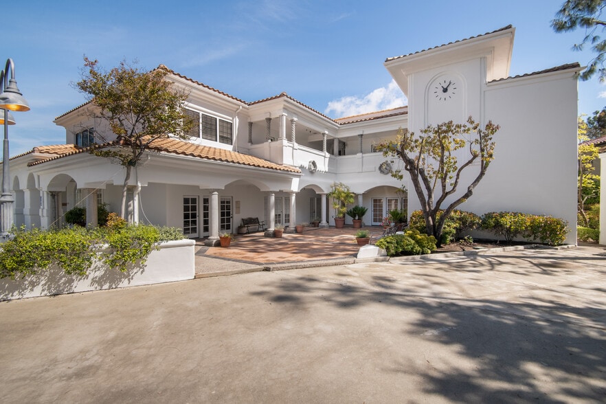 More Photos Of 28040 Dorothy Dr, Agoura Hills Medical For Lease