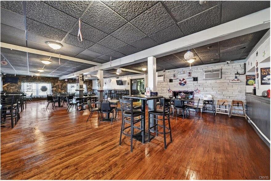 More Photos Of 7 E River Rd, Central Square Restaurant For Sale