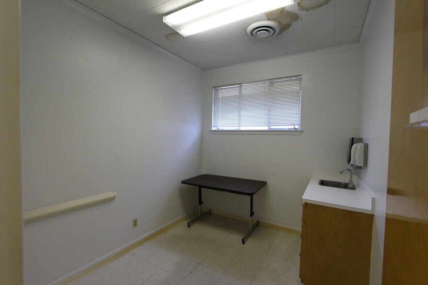 More Photos Of 1243 Ebenezer Rd, Rock Hill Medical For Lease
