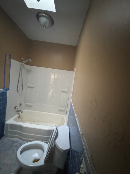 More Photos Of 2449 Shirley Ave, Baltimore Flex For Sale