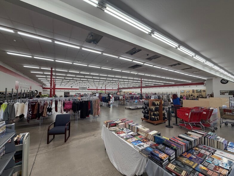 More Photos Of 662 E Prater Way, Sparks Freestanding For Lease